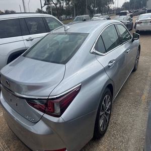 Lexus ES 350 2024 USADO EN EXCELENTES CONDICIONES - Product Image 2