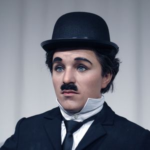 Décoration de parc à thème, figurine en cire grandeur nature de l'acteur américain célèbre, sculptée à la main, haute simulation, forte durabilité - Product Image 3