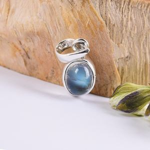 Colgante de piedra lunar de arcoíris Natural, oro amarillo, Plata de Ley 925, bisel Ajuste de hecho a mano, regalo de joyería para ella, joyería al por mayor - Product Image 2