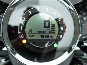 ZGULCUB03HM000035 2017 รถจักรยานยนต์วีทวิน 1400 ซีซี พร้อมระบบเบรก ABS - Product Image 4