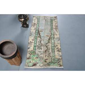 Alfombra turca vintage de 2x4 pies, verde, beige, seda de bambú hecha a mano, área grande, patrón de pasillo rectangular para sala de estar - Product Image 1