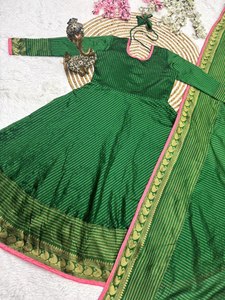 Tela de algodón muselina suave y pura, elegante, cómoda y personalizada, traje Salwar de diseñador para mujeres o niñas, especial a un precio razonable. - Product Image 2