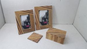 Marco de fotos con incrustaciones de hueso y resina, diseño superior, decoración de pared, marco de fotos de madre perla, marco de fotos de Arte de pared de STAR CRAFTS INDIA - Product Image 2