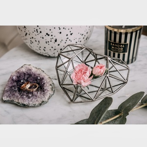 Mini vase de sol en métal en forme de cœur géométrique moderne Vente en gros Terrariums de table de mariage Décoration Plantes Fleurs Vintage - Product Image 1