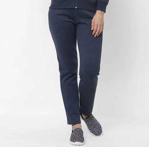 Survêtement sur mesure pour femmes Nouveau design Vêtements confortables à manches longues Col à capuche Motif solide Options de taille pour l'hiver - Product Image 6