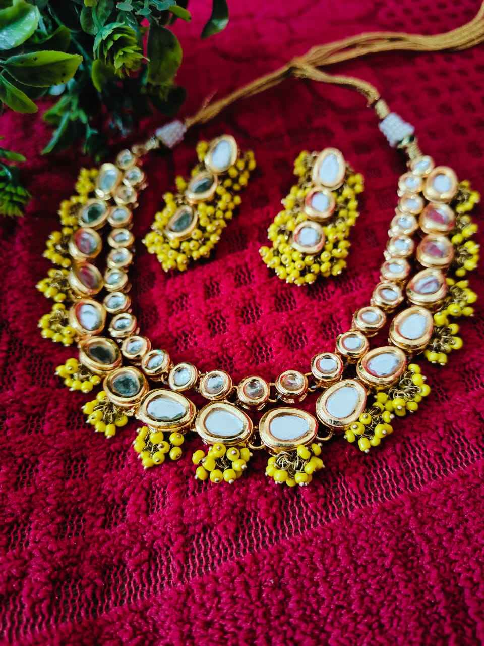 สีเหลือง