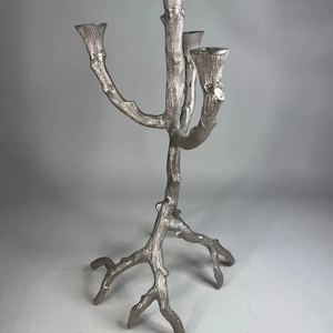 Soportes de velas de metal de diseño único para una decoración elegante del hogar estilos modernos y vintage ideales para regalos bodas y eventos - Product Image 2