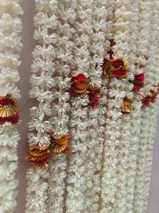 Jasmine avec ficelle décorative Pom Pom Guirlande Mogra indienne du sud pour les décorations de festival et de mariage Design d'inspiration islamique - Product Image 2
