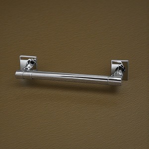 Porte-serviettes en métal de qualité supérieure avec surface à patine argentée martelée Artisan fait à la main offrant un accent décoratif pour les intérieurs - Product Image 3