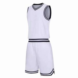 Uniformes de basket-ball personnalisables d'entraînement disponibles ensemble de maillots de basket-ball vêtements de sport respirants maillots de basket-ball universitaires - Product Image 1