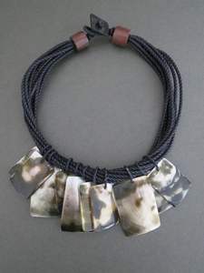 สร้อยคอเขาควายวัวแท้มาใหม่เครื่องประดับกระดูกรูปสัตว์ขัดเงาลูกปัดดีไซน์ธรรมชาติสำหรับผู้หญิงงานแต่งงาน - Product Image 3