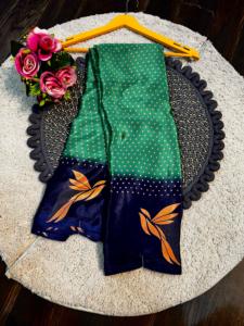 ส่าหรีผ้าไหมเครปแท้ดีไซเนอร์พร้อมด้วยผ้าทอซาริหนักใส่ทำงานและทัสเซิลสไตล์ดั้งเดิมเสื้อผ้าผู้หญิงคุณภาพสูงสำหรับงานแต่งงาน - Product Image 4