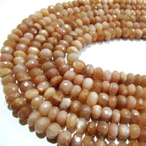 Cuentas facetadas Rondelle de piedra lunar de melocotón natural 8-9mm Strand 8 pulgadas de largo - Product Image 1