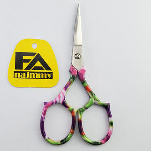 Ciseaux à poignée fantaisie fabriqués avec des cisailles à moitié plaquées or en acier inoxydable 3.5" - Product Image 2