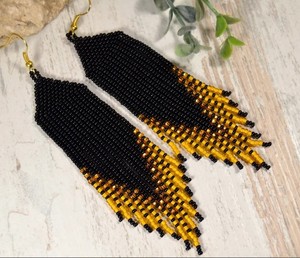 Pendientes de Cuentas Negras y Amarillas de Primera Calidad, Pendientes Largos con Flecos - Product Image 1