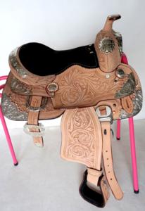 Selle en cuir véritable de qualité supérieure fabriquée à la main Sier Fitting Equestrian Trail Western Horse Saddle Fabriquée en Inde - Product Image 2