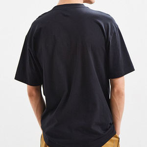 Camiseta de Hombre Blanca de Manga Corta con Logotipo Personalizado OEM, Diseño de Dibujos Animados Tejido con Patrón, Etiqueta de Logotipo de Algodón Estampada - Product Image 4