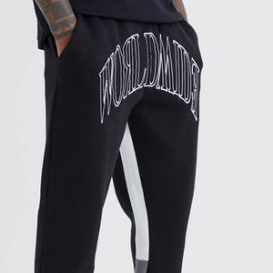 Vêtements décontractés Running Fitness Wear Flare Sweatpants Loose Fit Men Flare Sweatpants With Custom Screen Printed Logo Design - Product Image 4