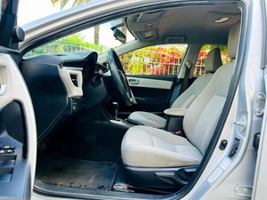 โตโยต้า โคโรลล่า เอสอี พลัส ปี 2015 สภาพดีเยี่ยม เครื่องยนต์อัตโนมัติ เบาะหนัง - Product Image 3