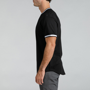 Camiseta de manga corta para hombre, negra y blanca, con cuello y puños en contraste, dobladillo curvo, estilo ringer, corte ajustado, cuello redondo, informal. - Product Image 2