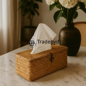 Boîte à mouchoirs carrée en rotin faite à la main de luxe, élégante, écologique, durable, tissée, gravée, accessoire de maison Tradebyd - Product Image 3