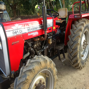 Tracteur agricole Massey Ferguson 241 DI d'occasion, matériel agricole de haute qualité - Product Image 2