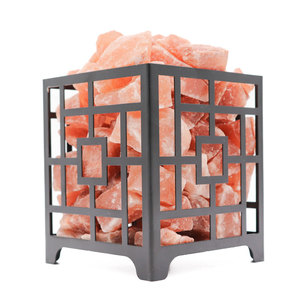 Lampe de sel de l'Himalaya naturelle avec logo personnalisé, panier en bois, couleurs rose/orange/rouge, décoration artisanale pour la maison par Himalayan Impex - Product Image 1