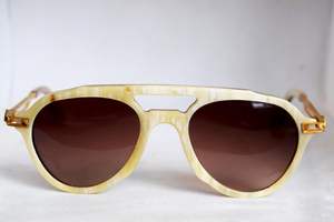 Les lunettes en corne de boeuf naturelle présentent votre individualité avec une application de dispositif de levage de visage de nuances artisanales authentiques - Product Image 2