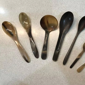 CUCHARA DE CUERNO BLANCO PULIDO DE COCINA para el hogar y el restaurante Uso en la cocina Tazón de estilo animal artesanal de la mejor calidad a la venta - Product Image 2