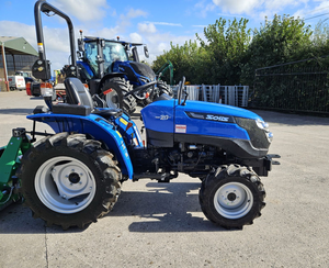 Mini tracteur agricole multifonctionnel SOLIS 20 COMPACT 4x4 neuf. Tracteur agricole diesel d'occasion. - Product Image 1