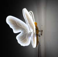 Décoration de jardin extérieure avec papillons LED colorés de 40 cm, insectes dynamiques simulés, lumières LED pour papillons, décorations de mariage