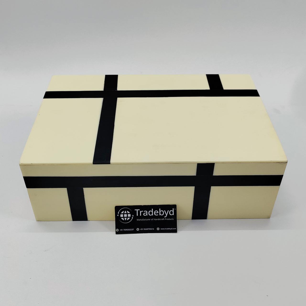 Available in different Colors