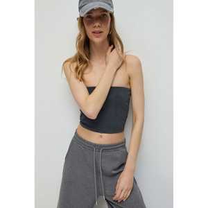 Blouse courte décontractée avec logo brodé, tissu en mousseline de soie tricotée, col rond, coupe régulière pour la saison automne-printemps - Product Image 2