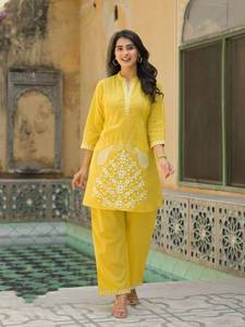 Collection en gros de Kurti fantaisie en coton avec bas pour vêtements indiens et pakistanais décontractés et de fête à des prix avantageux - Product Image 3