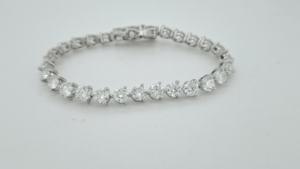 Ensemble de bracelets fins de type tennis en or blanc 14 carats avec diamants de laboratoire taille brillant rond pour femme - Vente en gros - Product Image 6