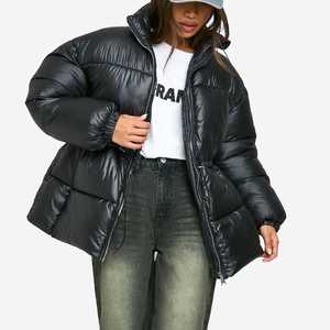 Veste matelassée confortable pour femmes en gros, imperméable, respirante, 100% polyester coton, rivets brodés, manteau d'hiver décontracté - Product Image 2