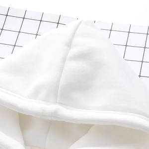 เสื้อฮู้ดดี้ผู้หญิงพิมพ์ลายลำลองคุณภาพสูงสำหรับฤดูหนาว พร้อมโลโก้ด้านหน้า แขนยาว สีและขนาดปรับแต่งได้ ผลิตจากผ้าฝ้าย 100% กันลม - Product Image 3