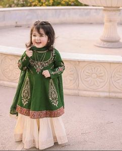 Conjunto de algodón estampado con bordado verde, conjunto de Kurti con Sharara y Dupatta para niños, conjunto de ropa de fiesta - Product Image 1
