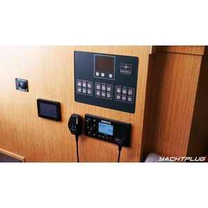 Bateau à moteur Bavaria Vida 33 HT avec 2 moteurs de 300 CV/147 kW Dimensions 9,93x3,43m & 11,19x3,43m - Product Image 2