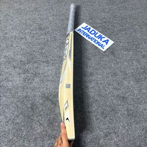 2026 CA Pro édition limitée Haute performance Willow Qualité supérieure 2.7lbs Grade 1 Batte de cricket en saule Marque pakistanaise - Product Image 5