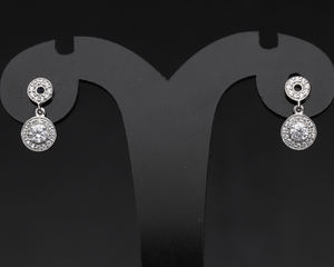 ต่างหูห้อยทองคำขาว14K ประดับเพชรธรรมชาติดีไซน์วงกลมสองชั้นรูปหยดน้ำ - Product Image 1