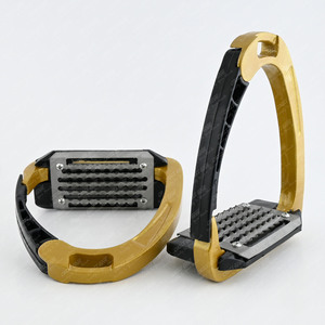 Venta al por mayor de estribos de montar de aluminio antideslizante ligero ángulo pie cama banda de rodadura ancha para niños principiantes montar a caballo - Product Image 3