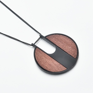 Caliente Unisex diseño único madera y resina diseño único venta al por mayor colgante tipo collar joyería de moda - Product Image 4