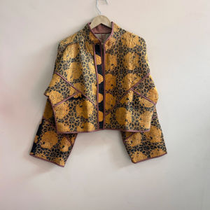 Chaqueta Corta de Algodón Vintage Hecha a Mano con Acolchado Kantha, Estilo Boho - Product Image 1