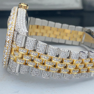 Reloj con pantalla analógica de diamante VVS de 30 quilates, banda de acero inoxidable cuadrada de lujo, nuevo fabricante indio superlativo de alta moda - Product Image 3