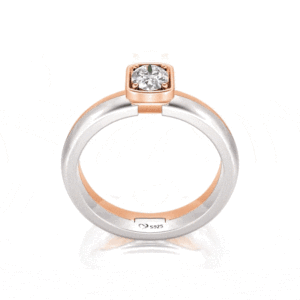 Bague de fiançailles solitaire à fermoir bicolore gravée sur mesure Jeulia, plaquée or rose, en acier inoxydable, résistante au ternissement - Product Image 1