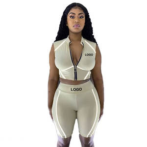 ชุดกีฬาแฟชั่นผู้หญิงชุดคู่เสื้อยืดแขนสั้นกางเกงขาสั้นธรรมดาออกแบบโลโก้ได้ตามต้องการสำหรับฤดูร้อน - Product Image 4