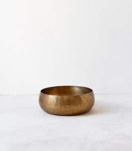 Tazón de Servir Versátil de Latón Artístico para Ocasiones Formales y Reuniones Familiares Informales con Materiales de Primera Calidad - Product Image 6