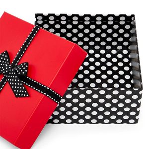 Boîte en carton carrée rouge à pois, épaisseur 2 mm, matériaux recyclés, pelliculage UV brillant pour emballage cadeau - Product Image 3
