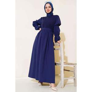 Vestido azul marino con detalle de tul en la parte delantera - Product Image 1